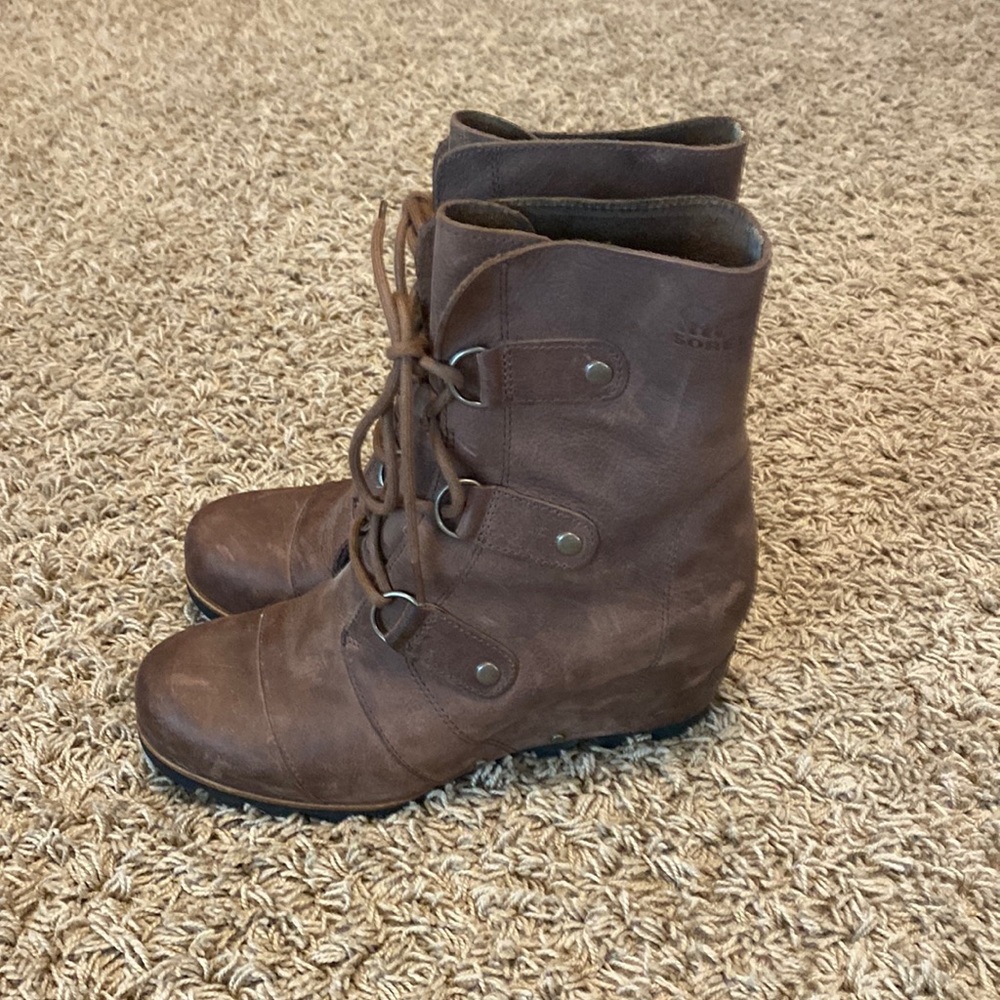 Sorel women’s boots size 10 US